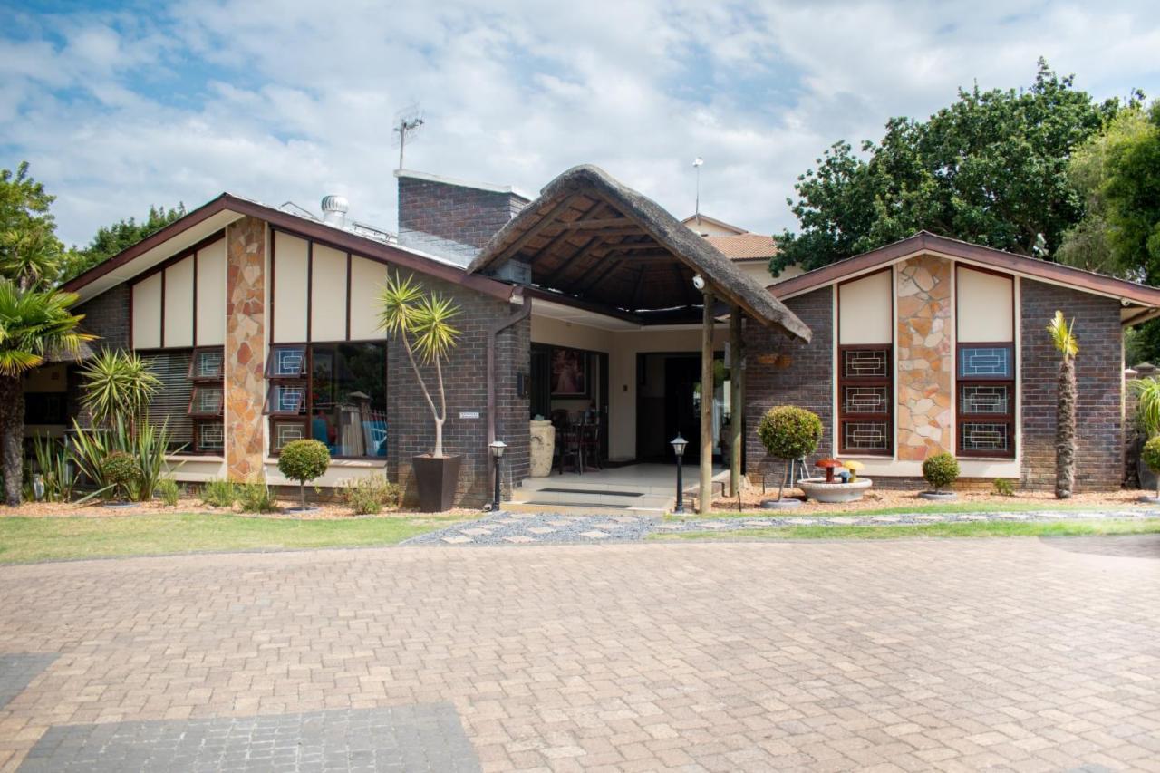 Balmoral Lodge Bellville Dış mekan fotoğraf